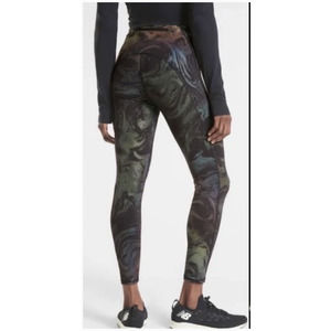 RARE Athleta LIGHTNING REFLECTIVE SWIRL TIGHTS